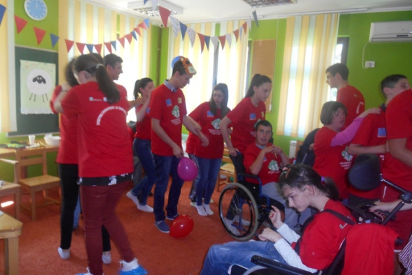 Деца и млади